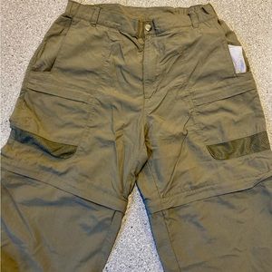 Columbia Size M Convertible hiking pants. Army green 100% Nylon lightweight.